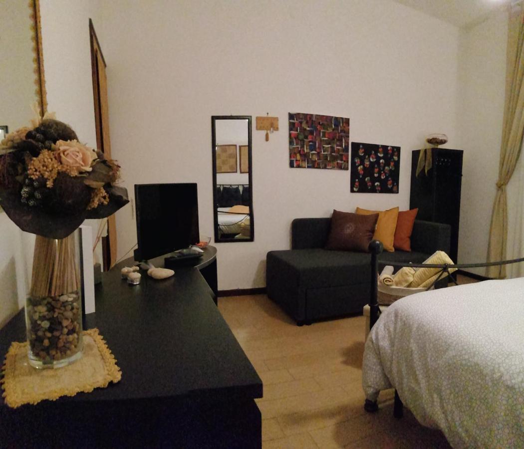 L'Approdo Del Re Apartment Касерта Екстериор снимка